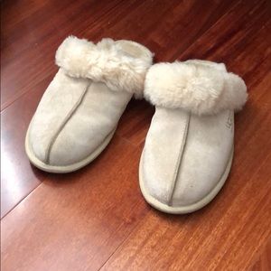 UGG Fluffy Slippers size 7